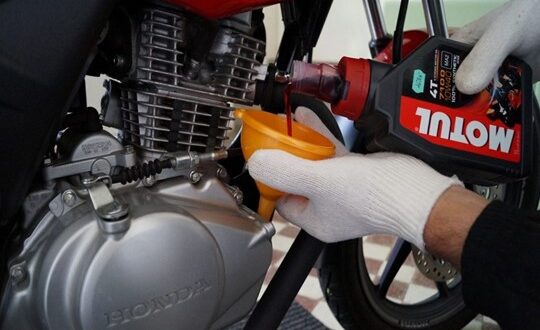 Cara Merawat Motor 2 Tak Agar Tetap Sehat